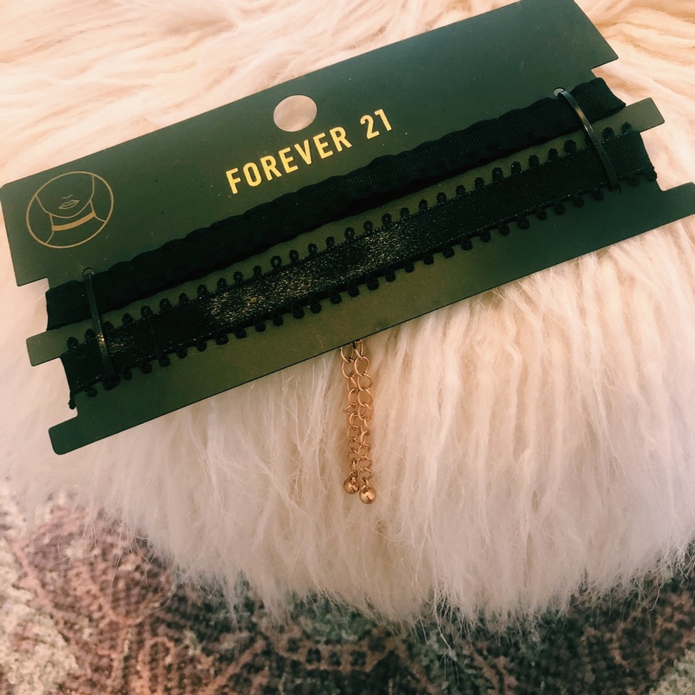 Forever 21 Choker Necklace Set